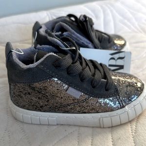 Beautiful new with tags Zara booties in size 22.